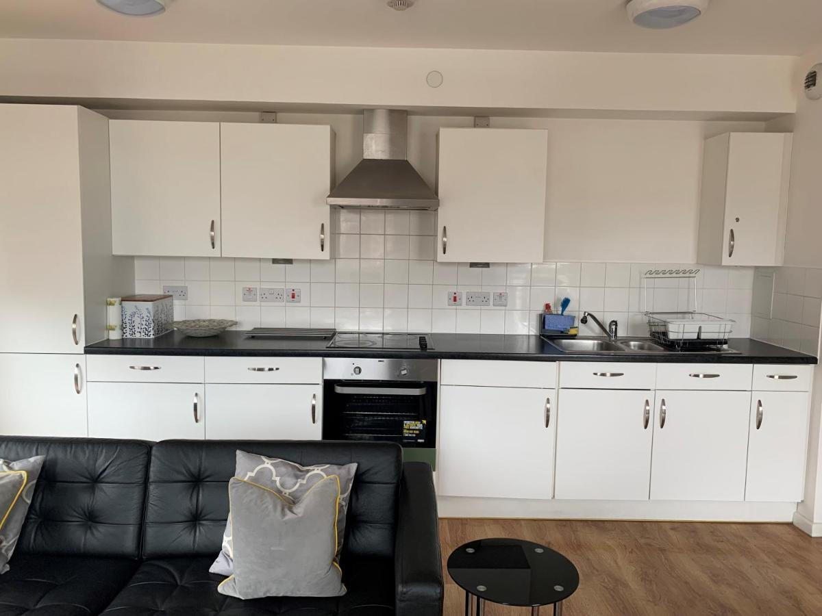 Stunning 2 Bed Apartment In The Heart Of Barking Barking  Exterior foto